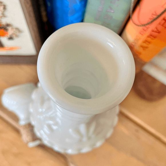 Vintage 1969 White Milk Glass Jim Beam Whiskey EMPTY Bottle Decanter & Stopper - Picture 3 of 7